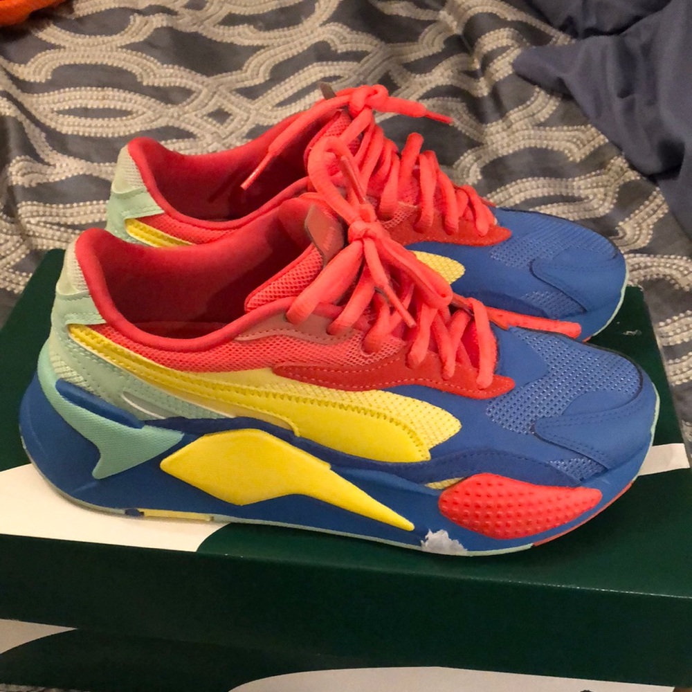 Puma tennis shoes - Picture 3 of 5